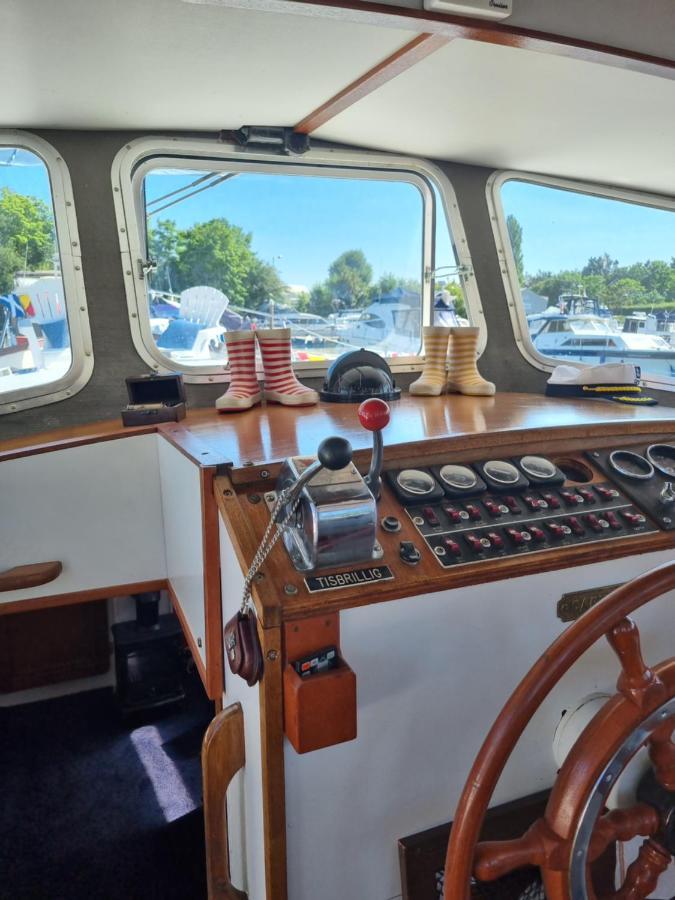Traditional Boat Thorpe (Surrey) Exterior foto